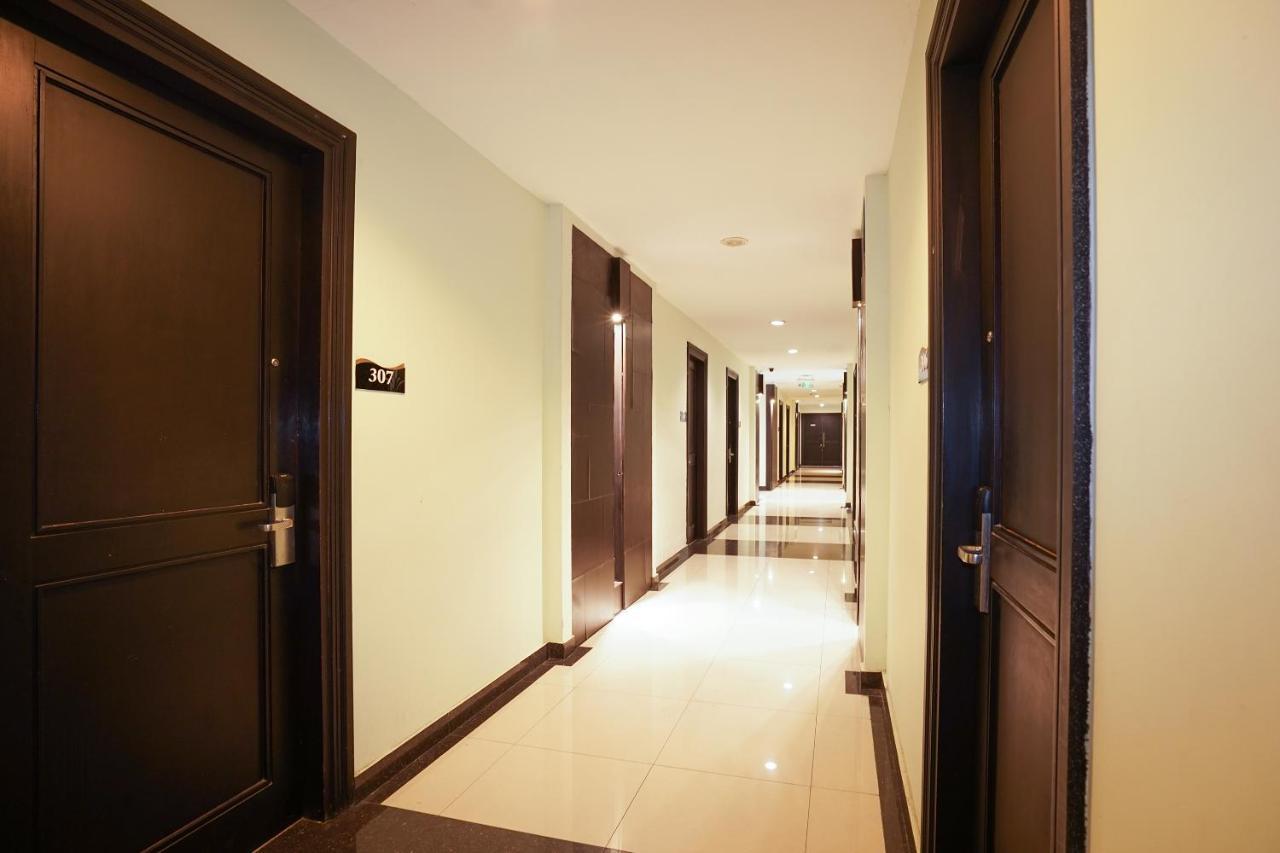Oyo 197 Prime Royal Hotel Kapasari المظهر الخارجي الصورة