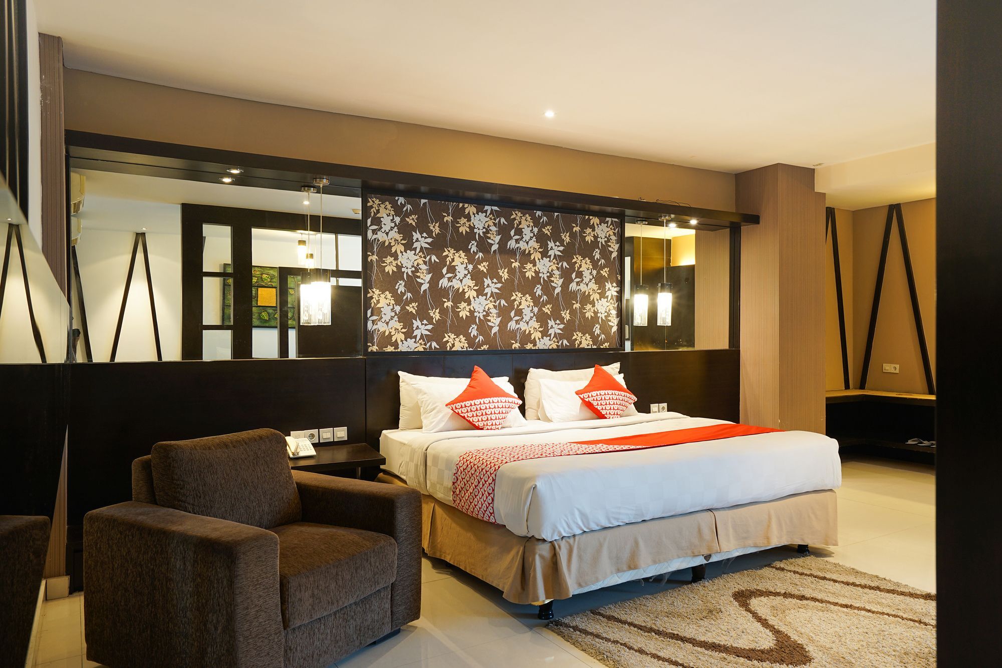 Oyo 197 Prime Royal Hotel Kapasari المظهر الخارجي الصورة