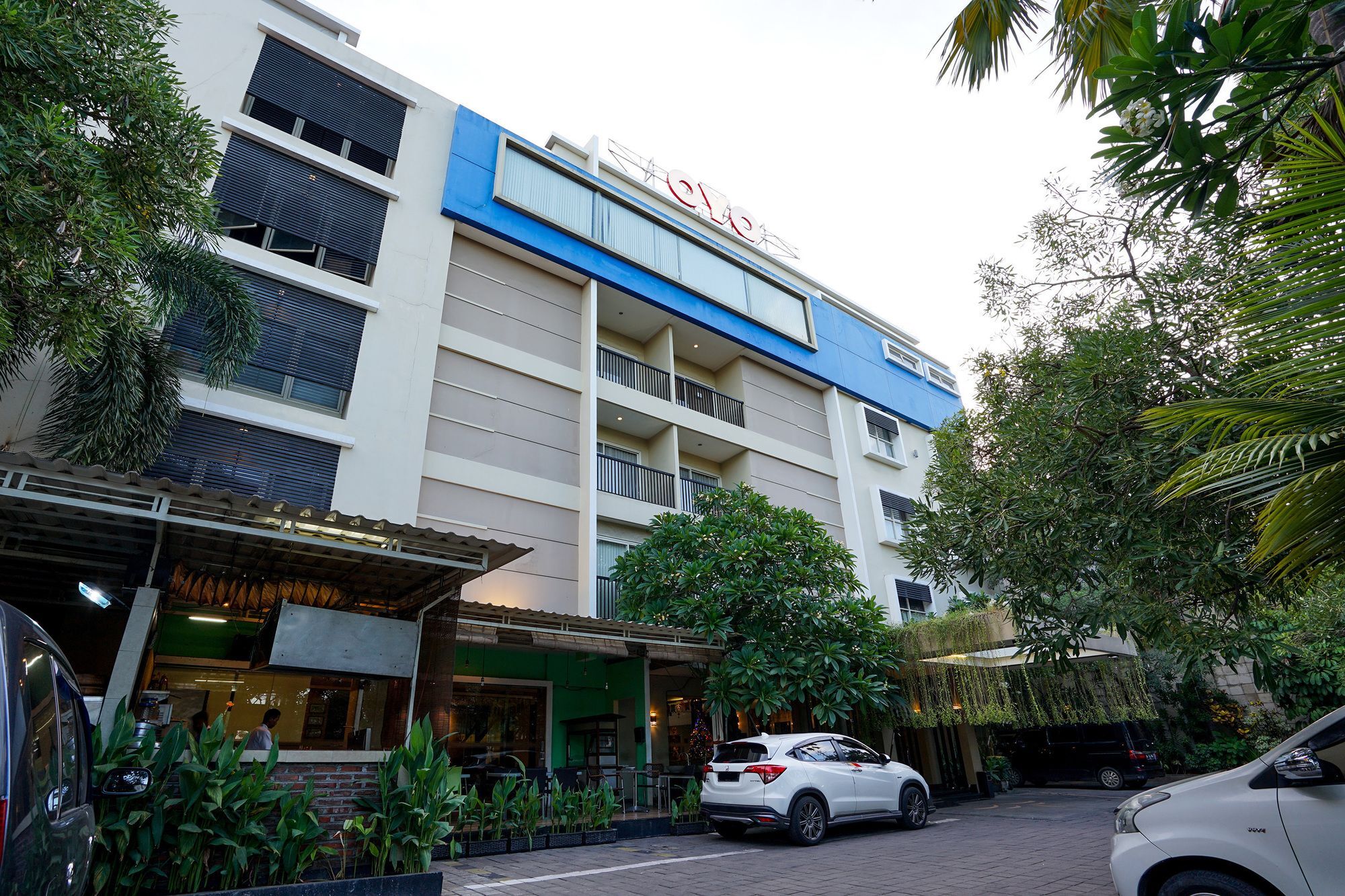 Oyo 197 Prime Royal Hotel Kapasari المظهر الخارجي الصورة
